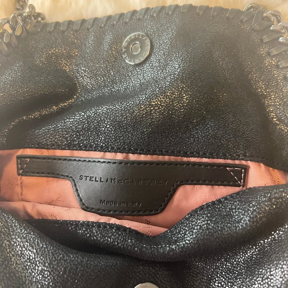 Black Chain-Trimmed Women's Bag

Height: 10"
Width: 10"
Depth: 4.25" - Picture 3 of 4